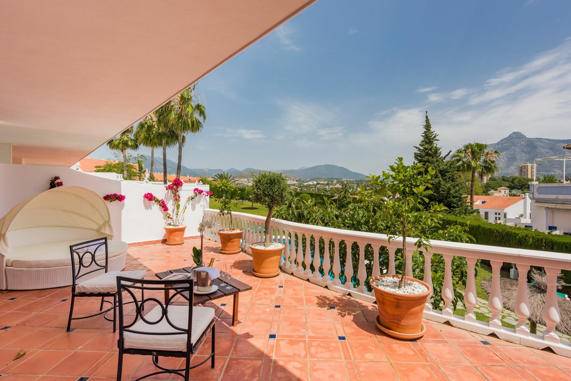 Molo 44 Suites Puerto Banus Марбелья Екстер'єр фото